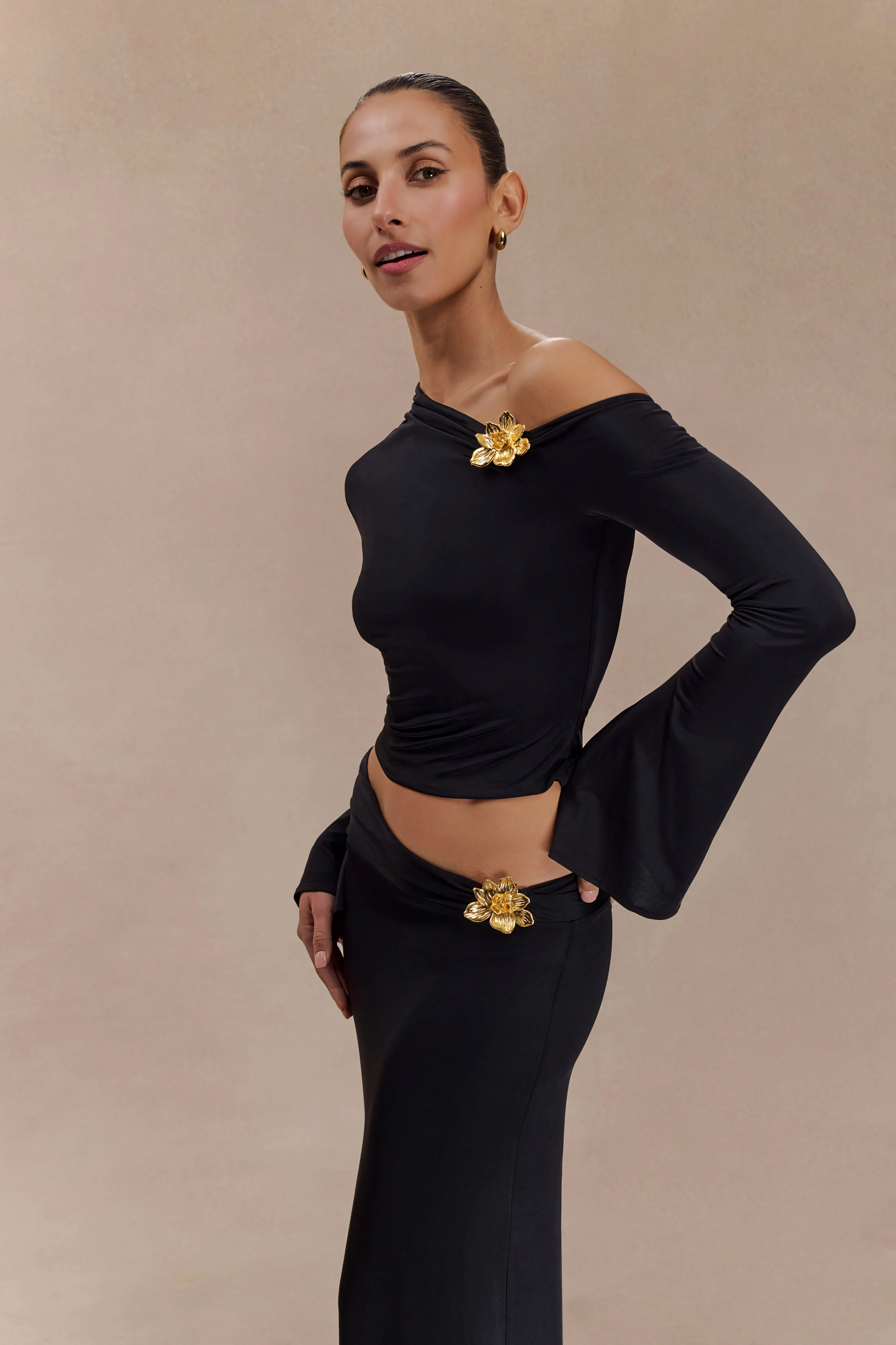 Ainsley Noir Bloom Set